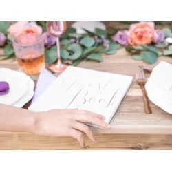 G�stebog � Hvid med Rose Gold-tekst � 20 x 24,5 cm � 22 Sider
